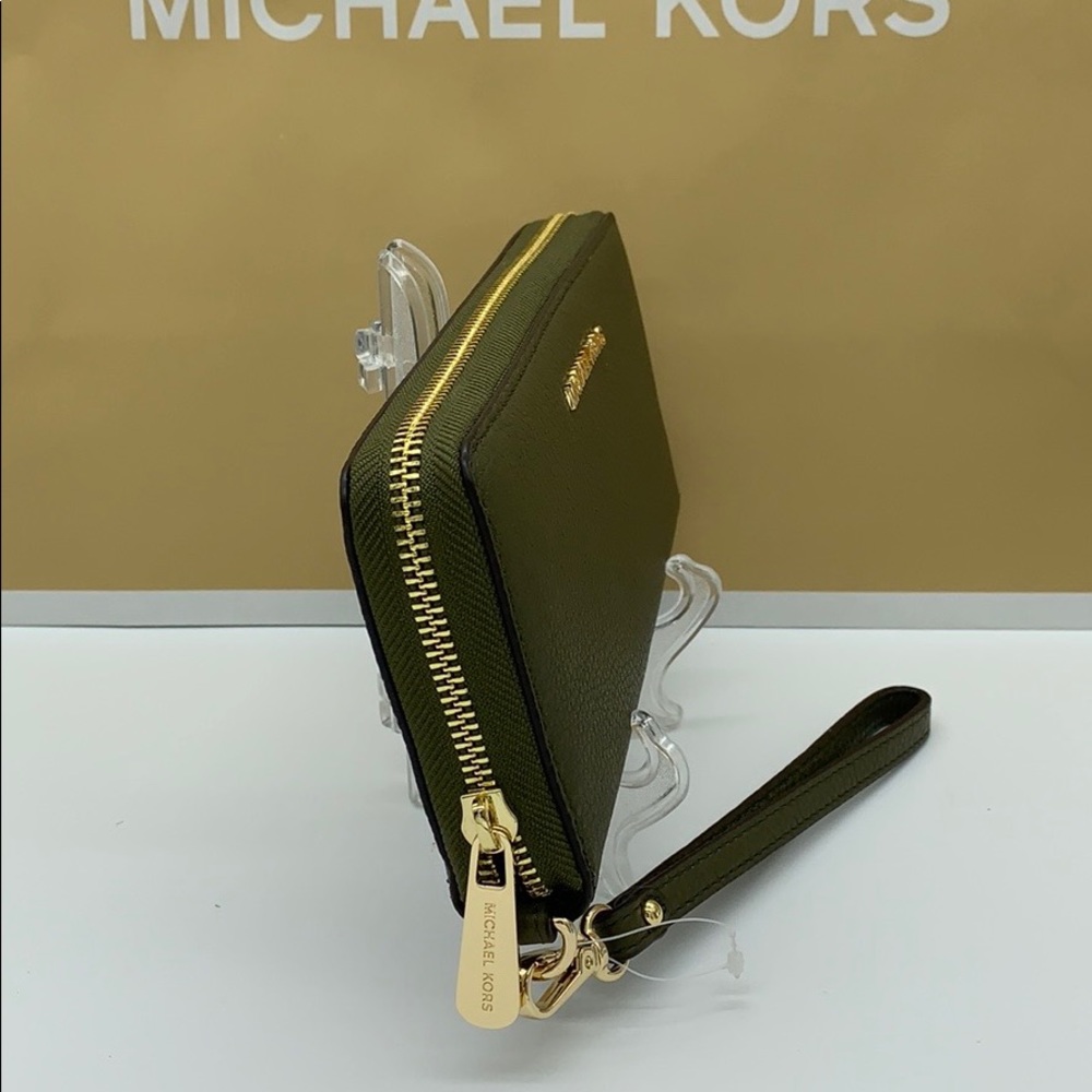 MICHAEL KORS JET SET TRAVEL LG TRVL CONTINENTAL Wristlet Wallet Phone Case NWT - Picture 3 of 16